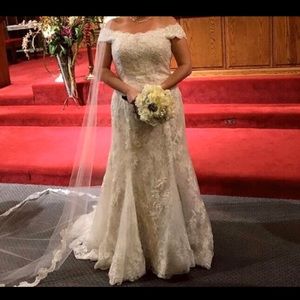 Wedding dress